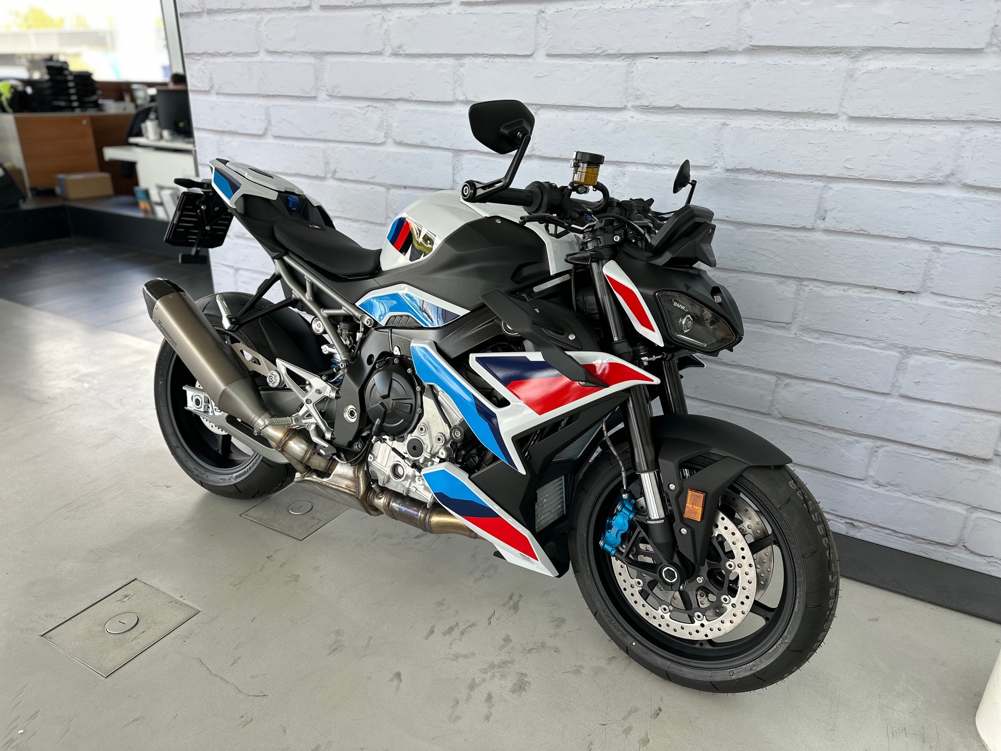M 1000 R<br>[7370929]