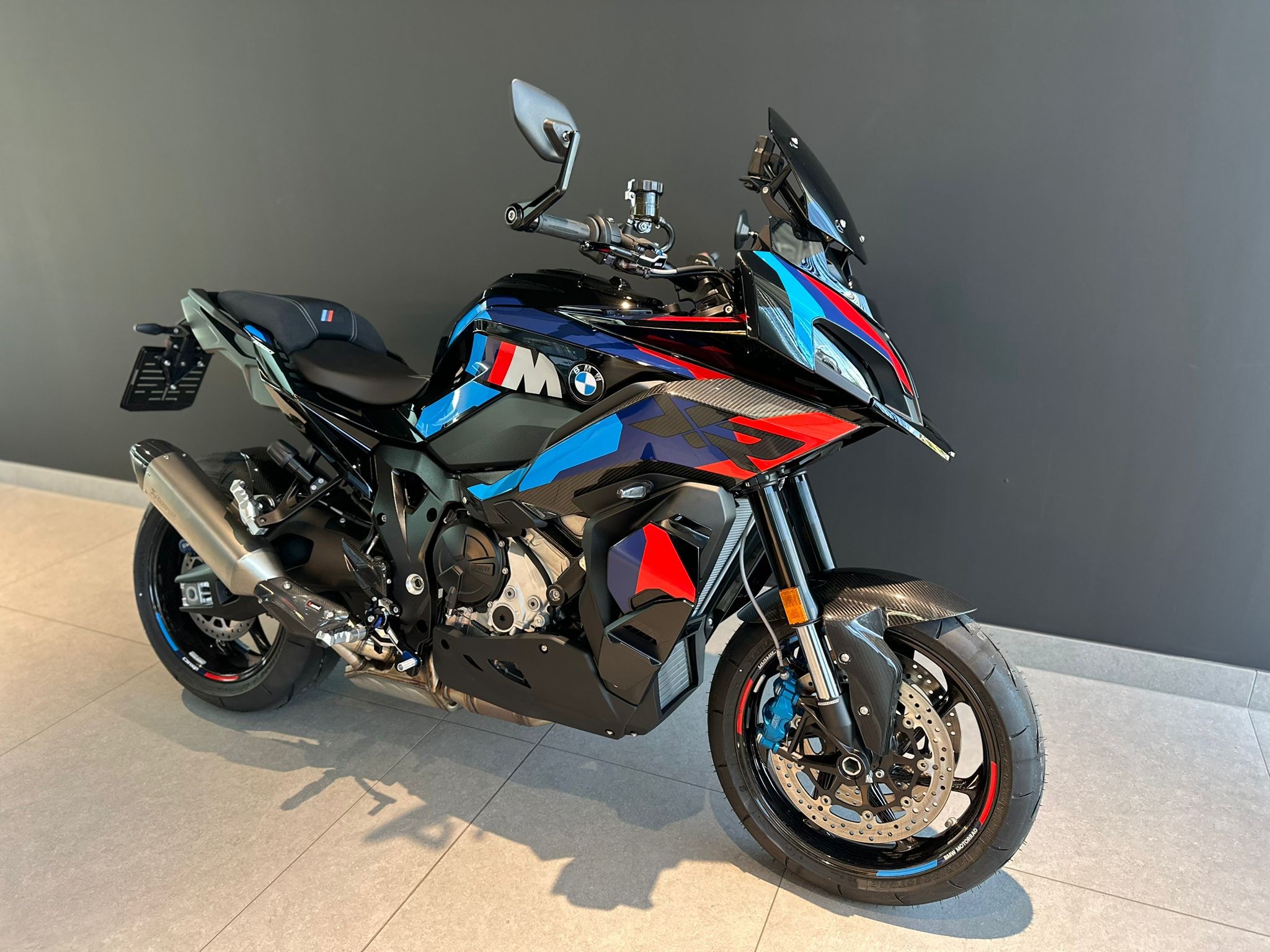 M 1000 XR<br>[8006100]