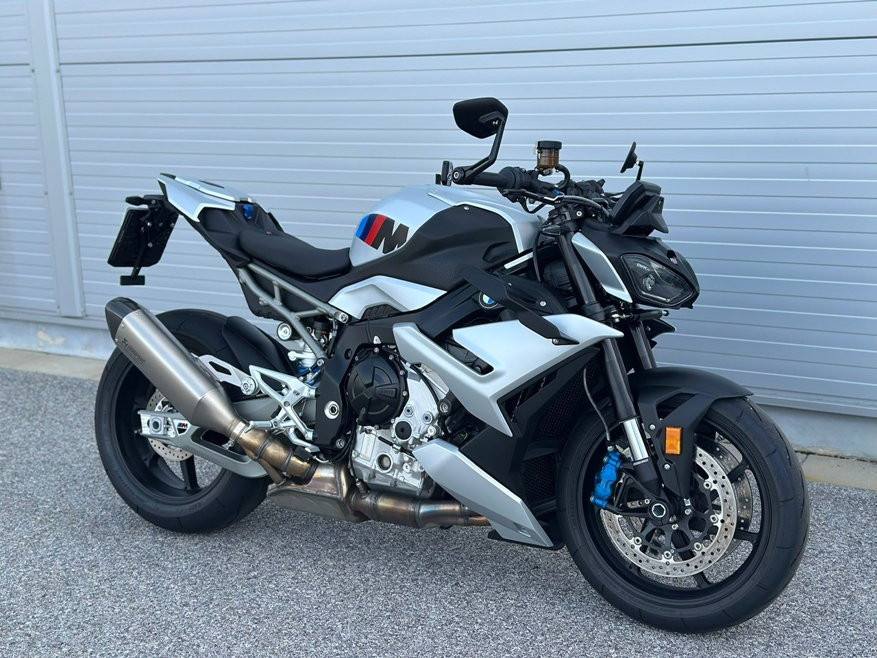 M 1000 R<br>[8006101]