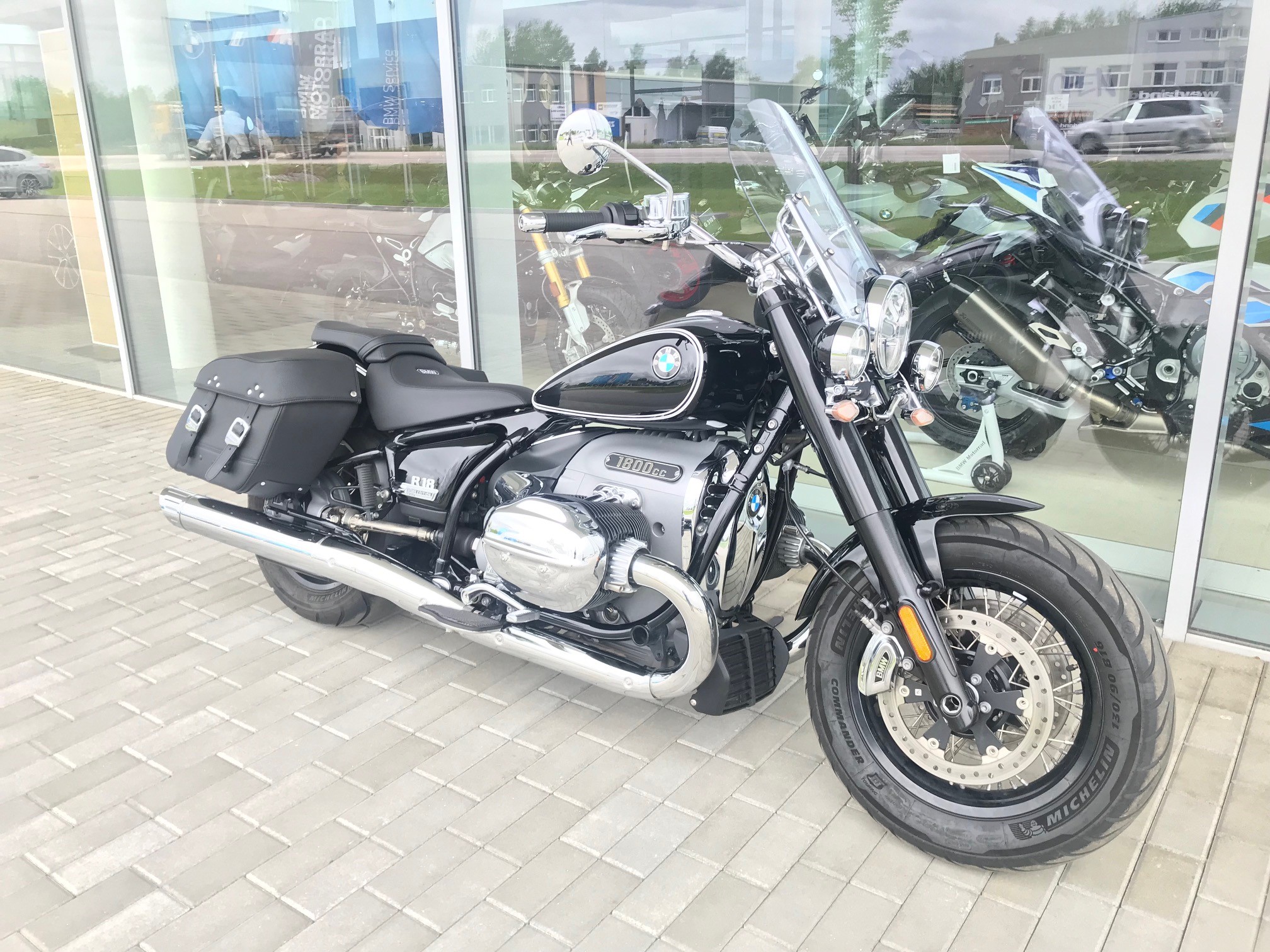 R 18 Classic First Edition<br>[8007351]