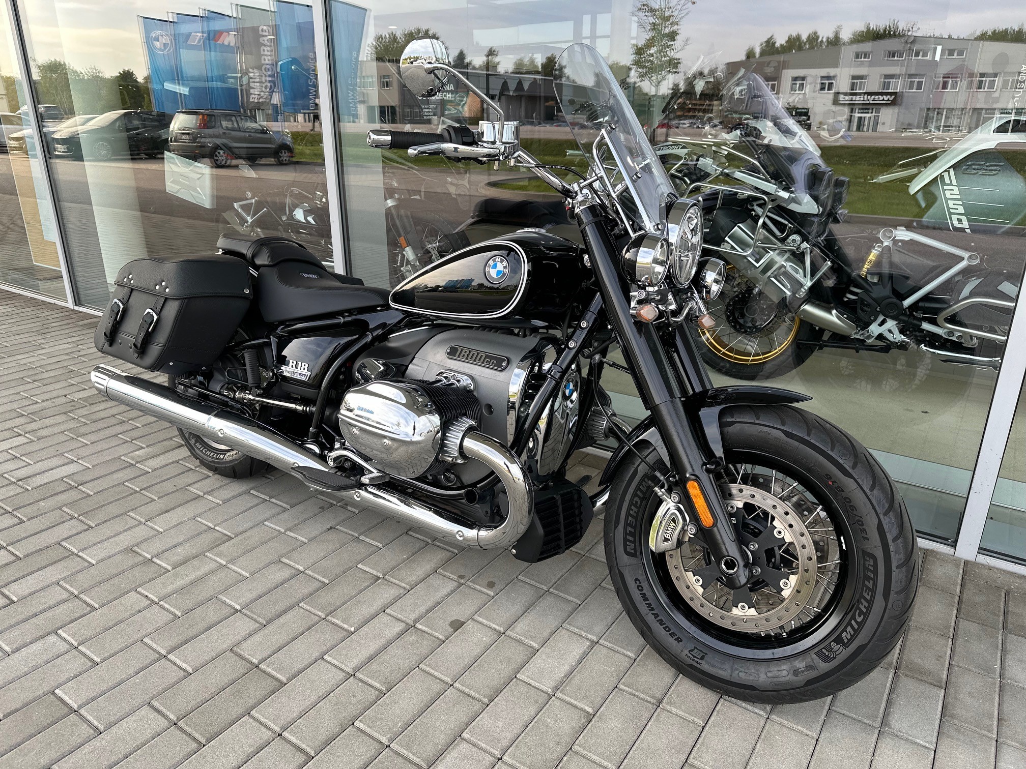 R 18 Classic First Edition<br>[8007351]